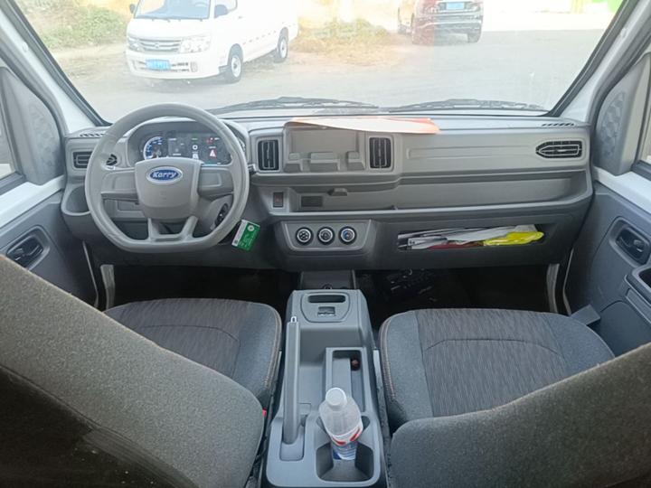 Dolphin E5 2024 268km 6-Seater photo 5