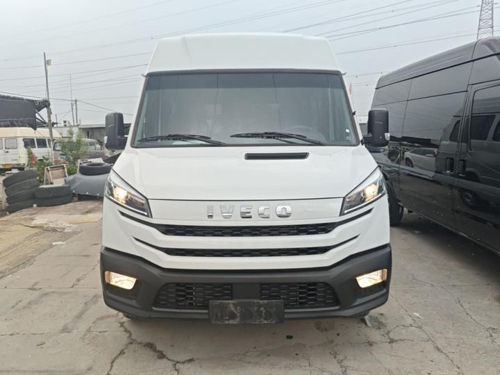 IVECO Daily 2026 2.5T A35M1 Short Wheelbase photo 2