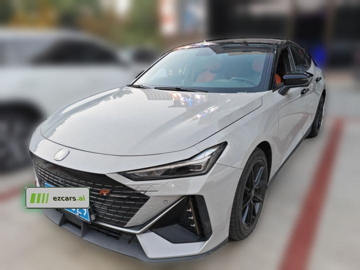 UNI-V 2022 1.5T Premium