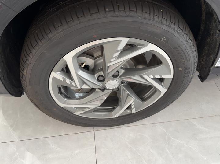 HS3 PHEV 2024 115km photo 3
