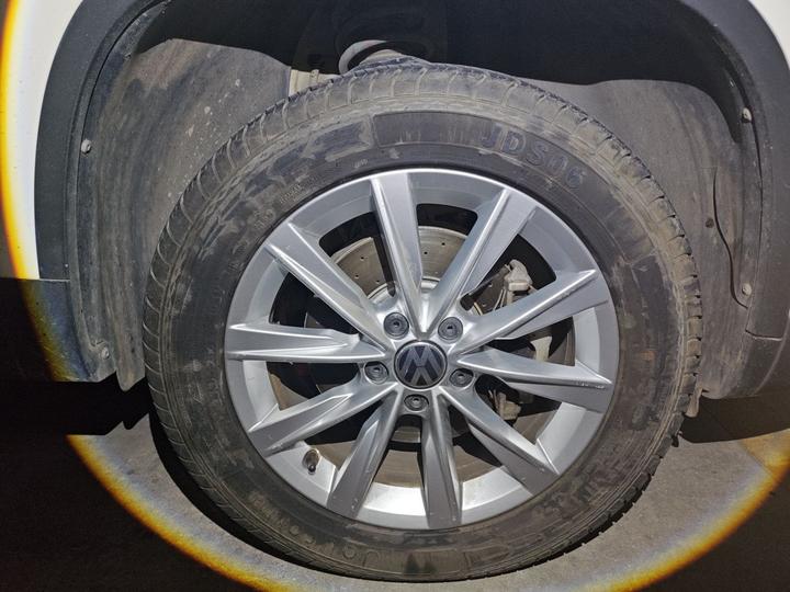 Tiguan 2015 1.8TSI AT RWD Comfort photo 8