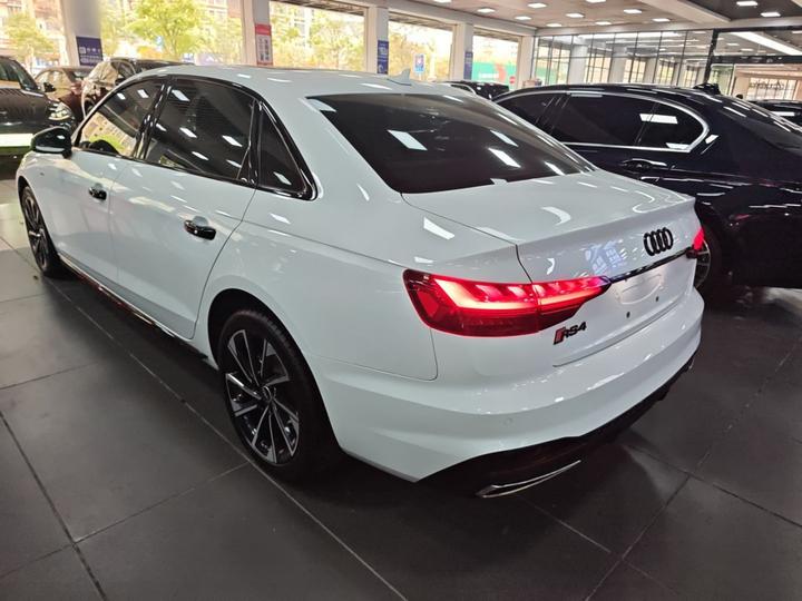 A4L 2023 40 TFSI Luxury Dynamic photo 4