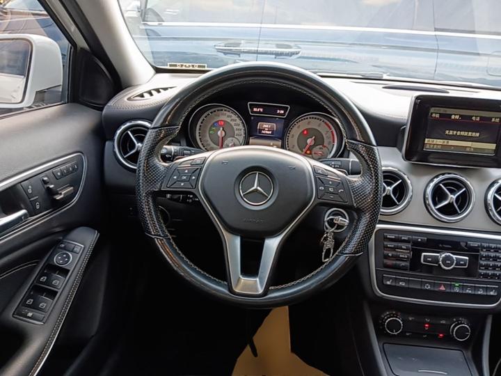 GLA 2015 GLA 220 4MATIC Fashion photo 6