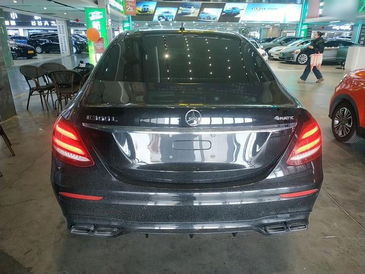 E-Class 2016 E 300 L Sport Luxury photo 3