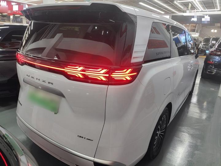 D9 2024 DM-i 980 AWD Premium photo 4