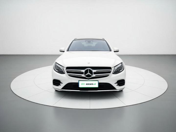 GLC 2017 GLC 300 4MATIC Dynamic photo 2