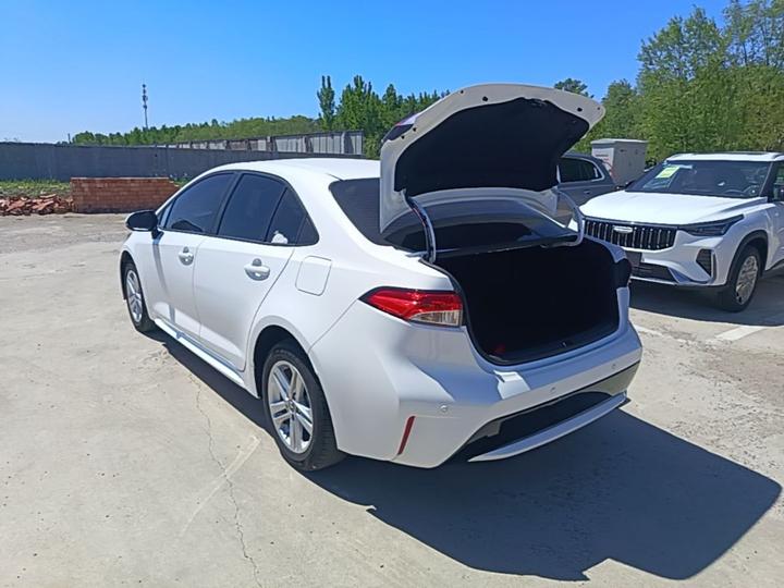 Levin 2022 185T CVT Luxury photo 4
