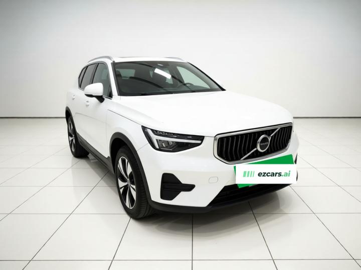 XC40 2023 B3 Luxury photo 3