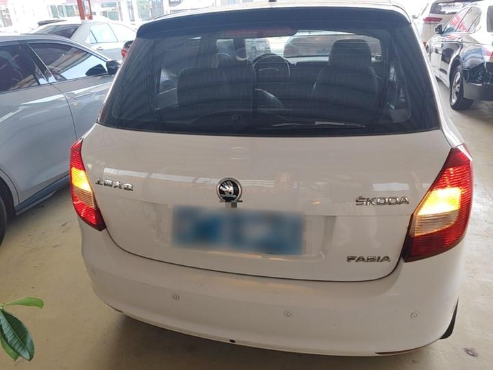 Fabia 2014 1.4L AT photo 3