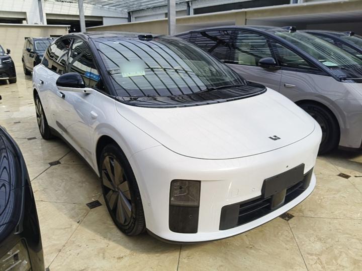 Li Auto i6 2025 AWD Standard photo 3
