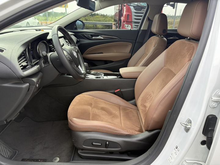 Regal 2019 20T Elite China VI photo 8