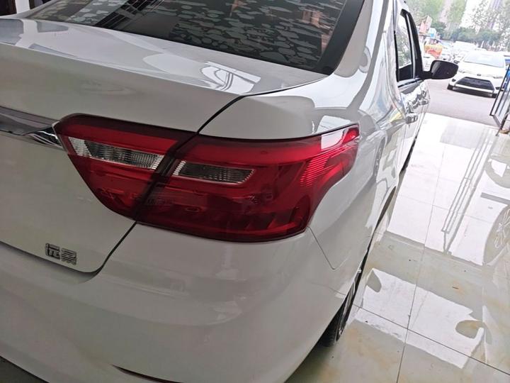 Vision 2020 Facelift 1.5L MT photo 7