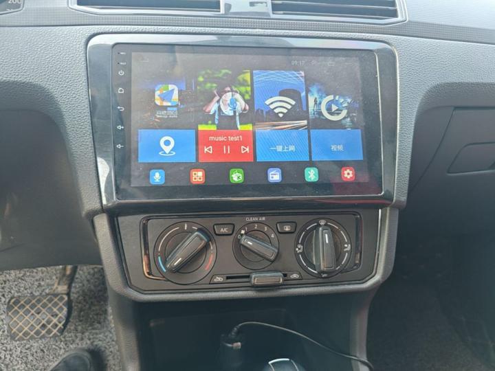 Santana 2018 1.5L AT photo 8
