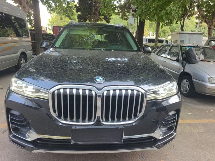 X7 2021 xDrive40i Leading Luxury photo 2