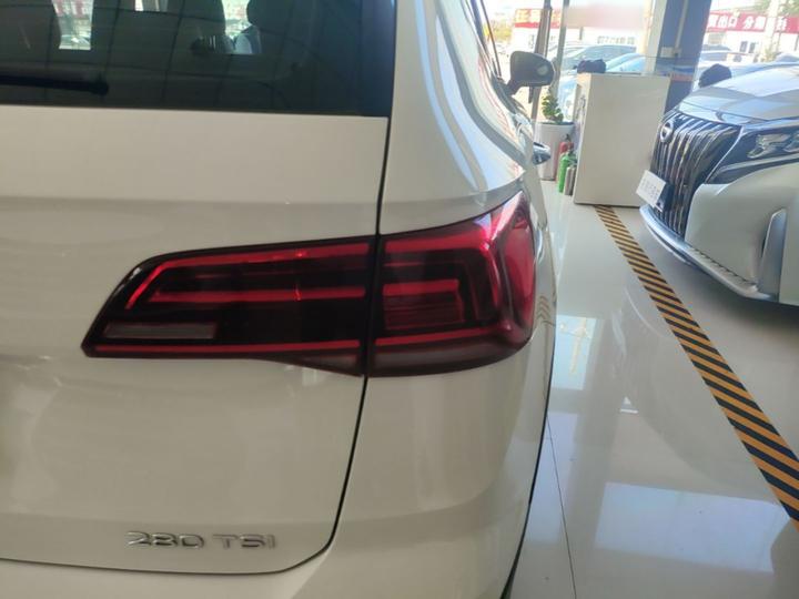 Tharu 2022 280TSI RWD Luxury photo 7