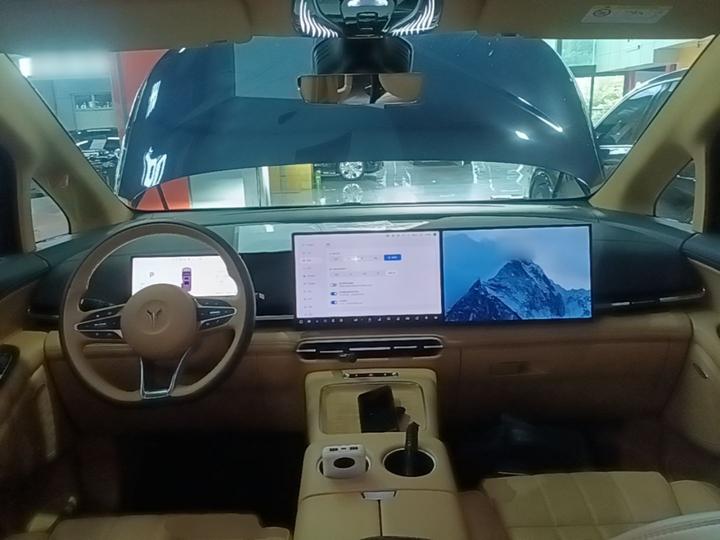 Voyah Dreamer 2025 PHEV AWD Excellence photo 5