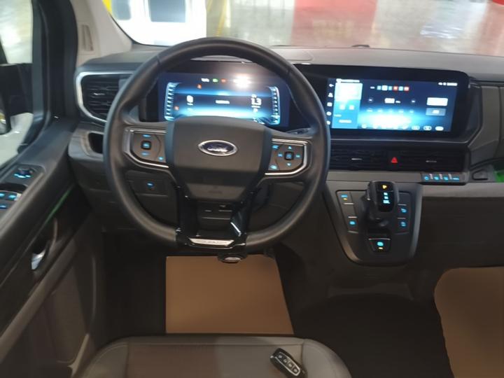 2023 2.0T AT photo 6