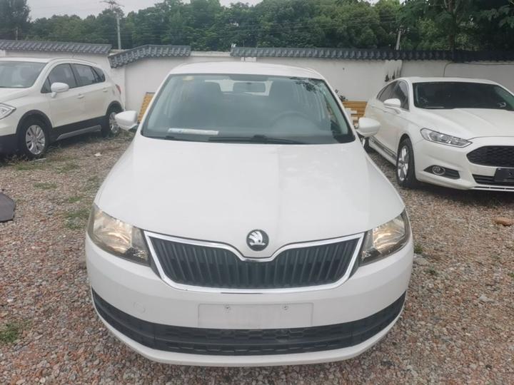 Rapid Spaceback 2014 1.4TSI DSG photo 2