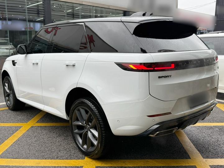 Range Rover Sport 2024 400PS Dynamic HSE photo 4