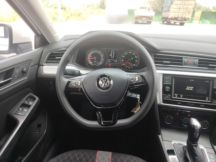 Lamando 2019 230TSI DSG China VI photo 6