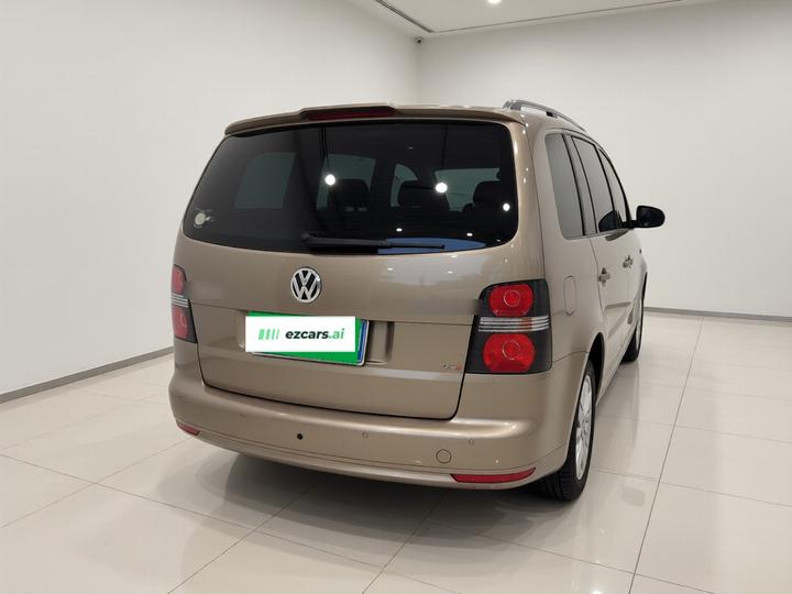 2015 1.4T DSG Comfort 5-Seater photo 6