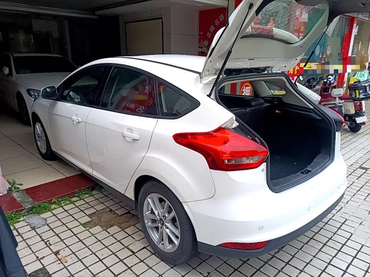 Focus 2015 Hatchback 1.6L AT photo 4
