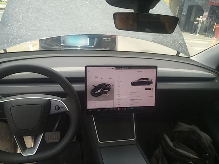 Model Y 2025 RWD photo 5