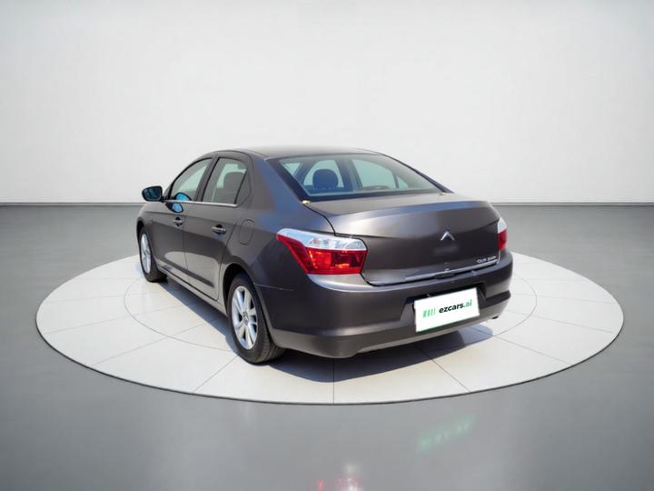2014 1.6L MT Fashion photo 4