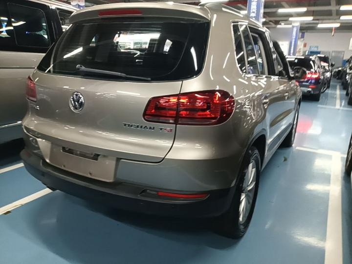 Tiguan 2015 1.8TSI AT RWD Comfort photo 4