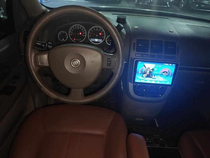 GL8 2014 2.4L Classic photo 5