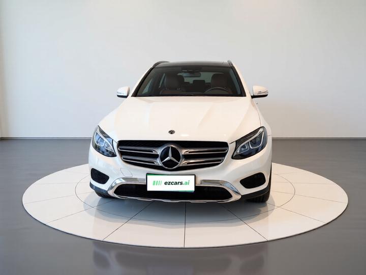 GLC 2017 GLC 200 4MATIC photo 2