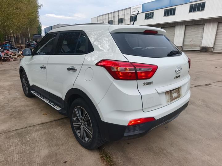 ix25 2015 1.6L AT RWD Smart GLS photo 4
