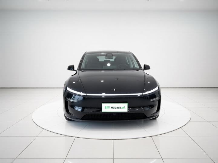 Model Y 2025 RWD photo 2