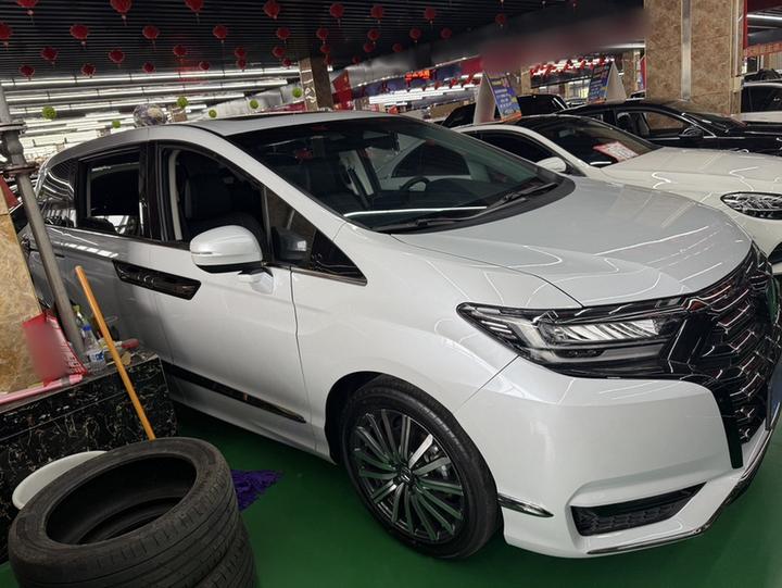 Elysion 2024 2.0L e:HEV Luxury photo 3