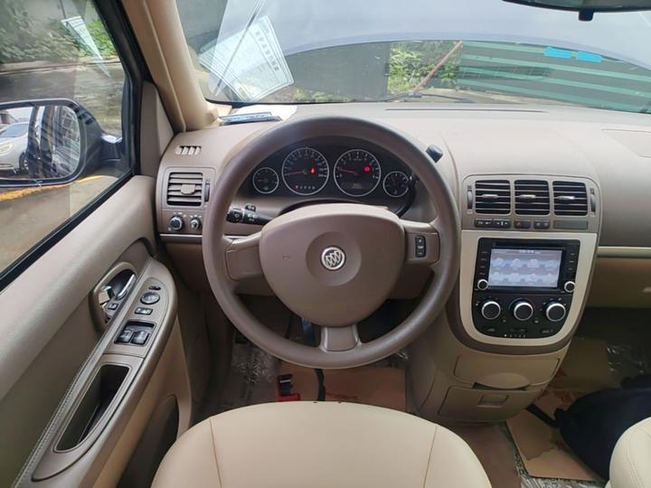GL8 2014 2.4L Classic photo 6