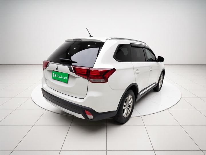 Outlander Imported 2016 2.0L RWD 5-Seater photo 6