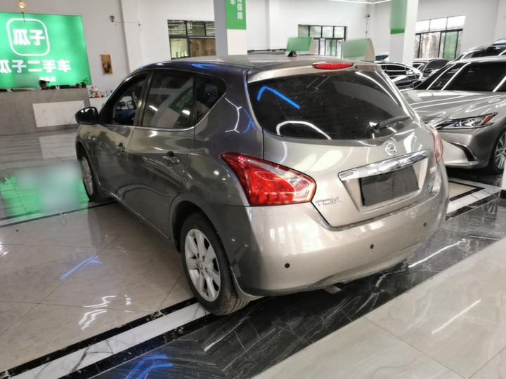 Tiida 2014 1.6L CVT Comfort photo 4