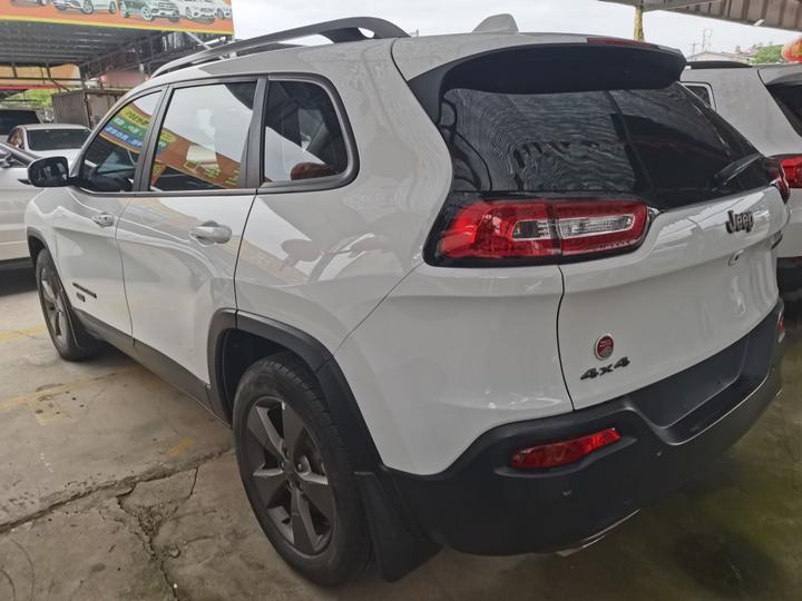Cherokee 2016 2.4L 75 Tribute photo 4