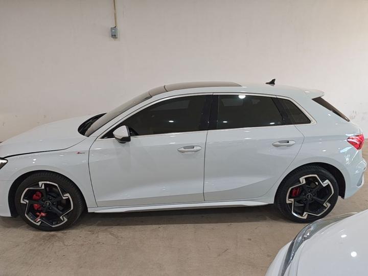 A3 2023 Sportback 35 TFSI Luxury Sport photo 3