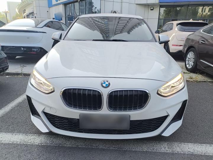 1 Series 2023 120i M Sport photo 2