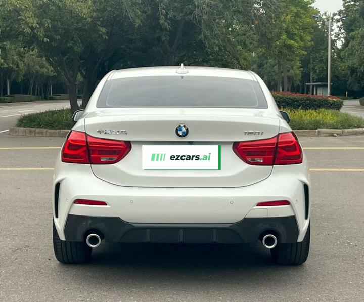 1 Series 2023 120i M Sport photo 5