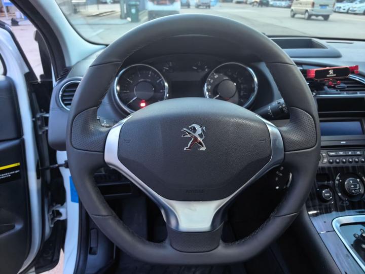 3008 2015 2.0L AT photo 6