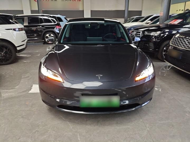Model 3 2026 RWD photo 2