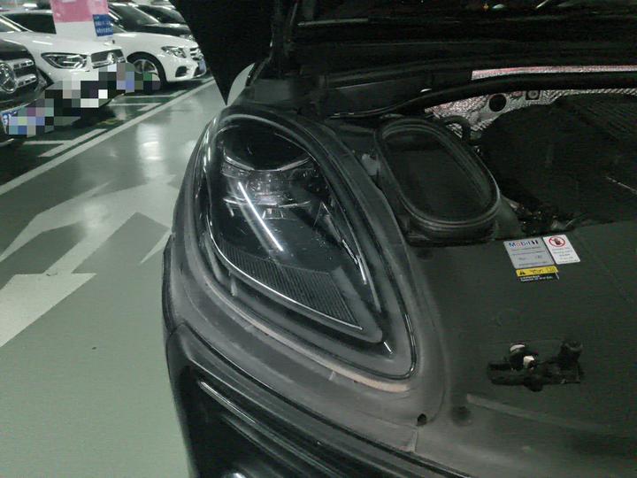 2022 Macan 2.0T photo 7