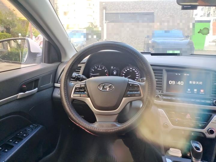 Elantra 2016 1.6L AT Smart Luxury photo 3