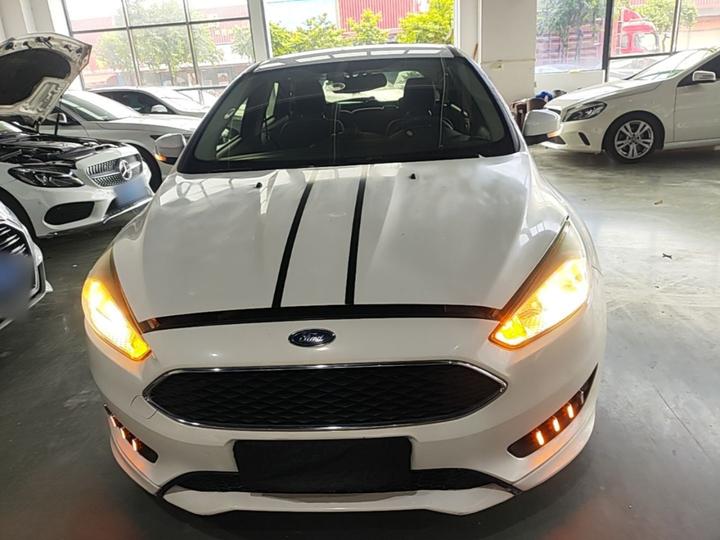 Focus 2018 Hatchback Classic 1.6L AT Comfort photo 2