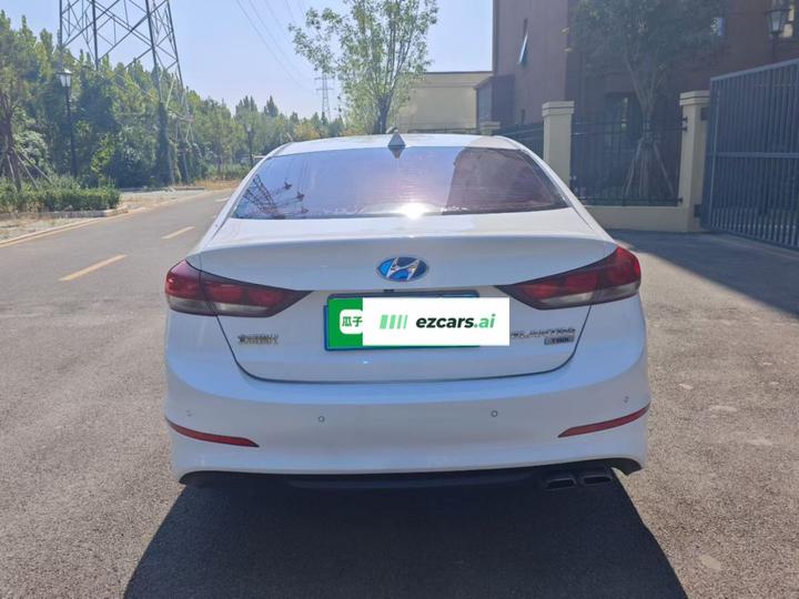 Elantra 2016 1.4T DCT photo 5