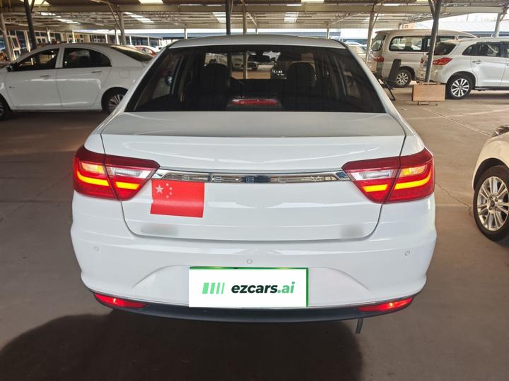 Vision 2018 1.5L MT photo 3