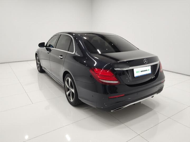 E-Class 2017 E 300 L Sport Luxury photo 4