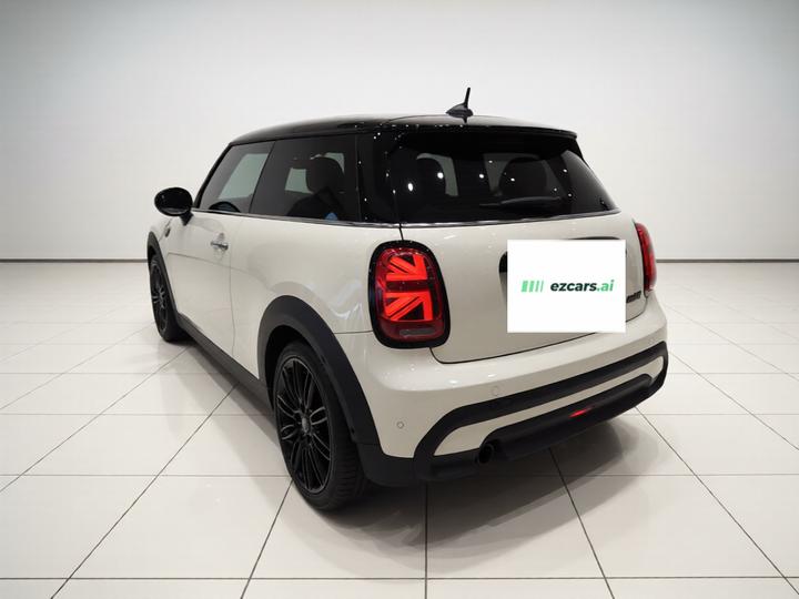 2022 Facelift 1.5T COOPER photo 4